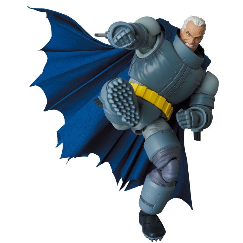 MAFEX Batman The Dark Knight Returns - Armored Batman