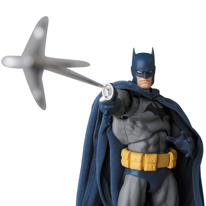 MAFEX Batman - Batman HUSH (Reissue)