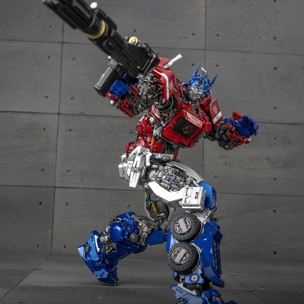 TRANSFORMERS : BUMBLEBEE THE MOVIEAMK PRO Series Optimus Prime Earth Mode Model Kit