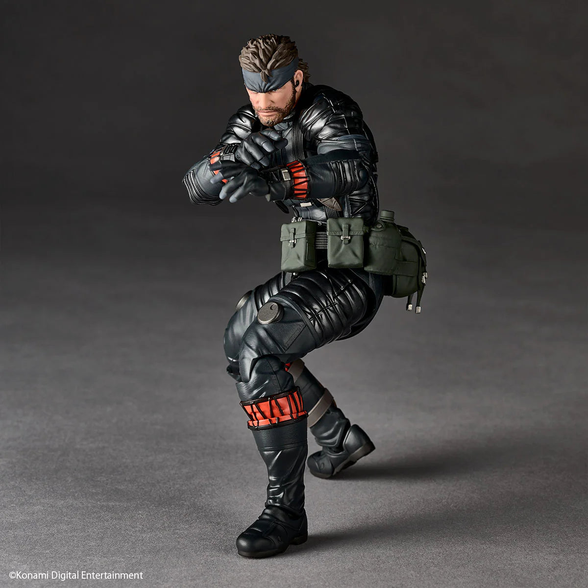 Revoltech Amazing Yamaguchi Naked Snake stealth suit version of Metal Gear Solid: Snake Eater
