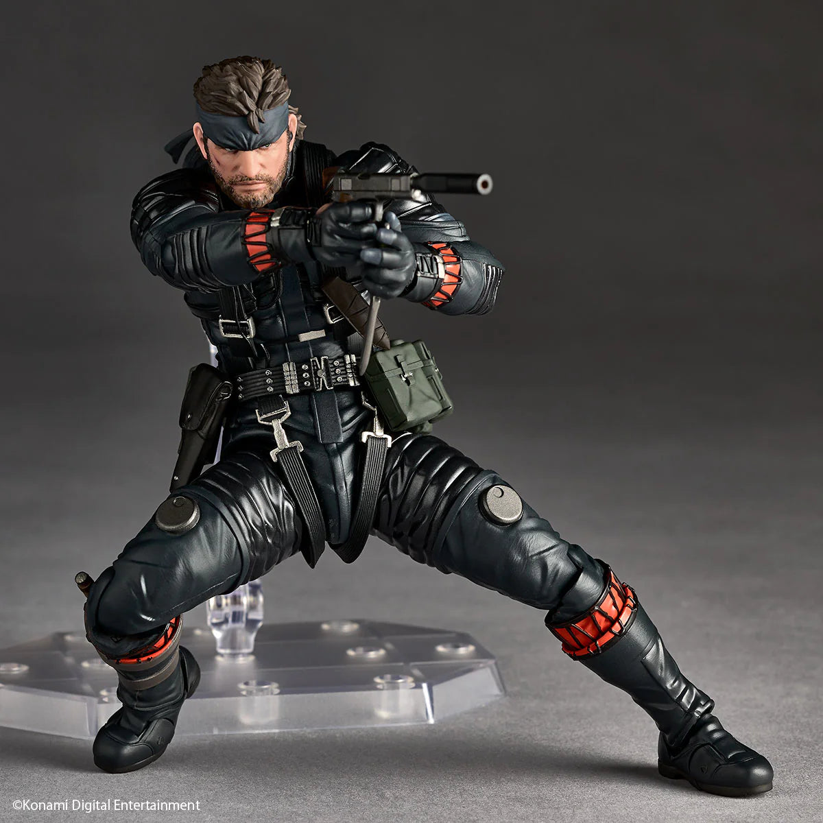 Revoltech Amazing Yamaguchi Naked Snake stealth suit version of Metal Gear Solid: Snake Eater