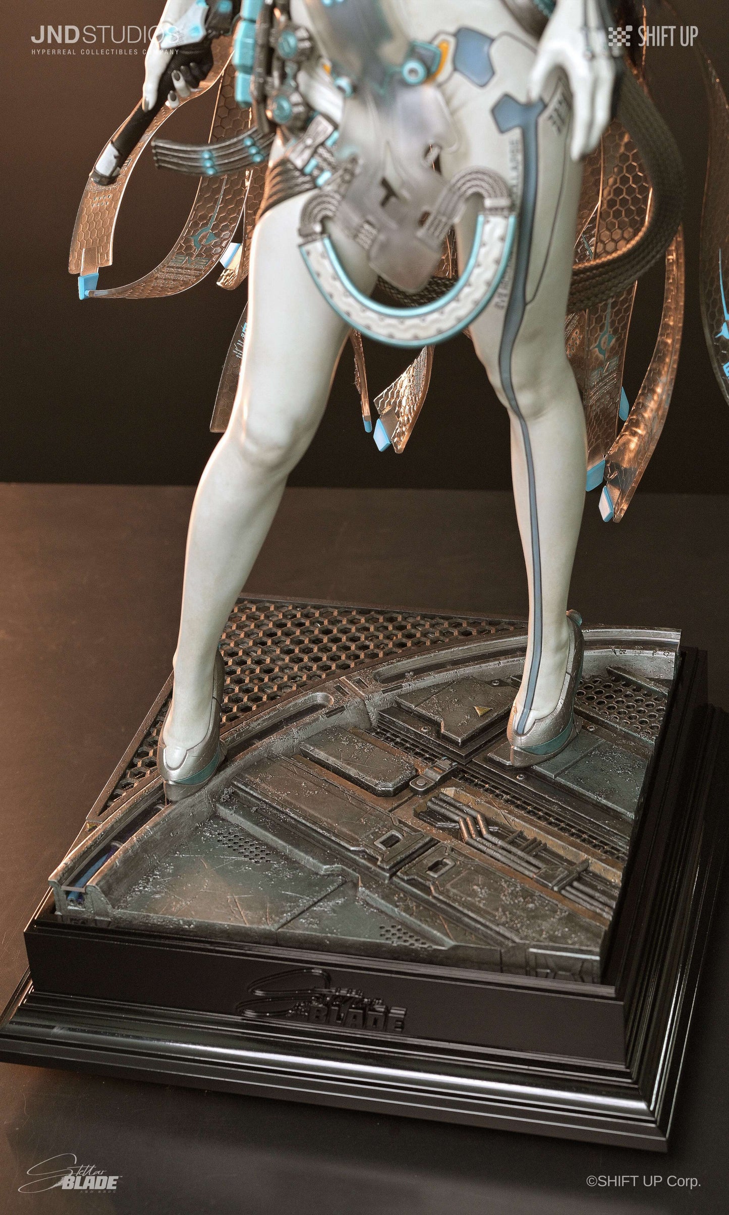 Stellar Blade: Raven & Lily 1:3 scale