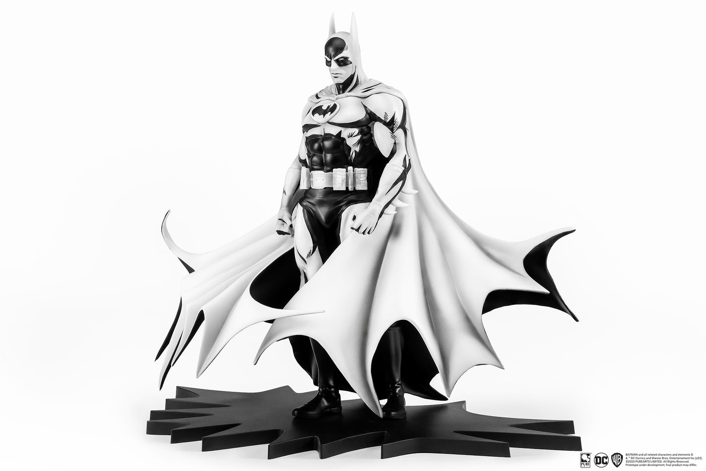 SDCC 2024 DC HEROES BATMAN B&W PX PVC 1/8 STATUE