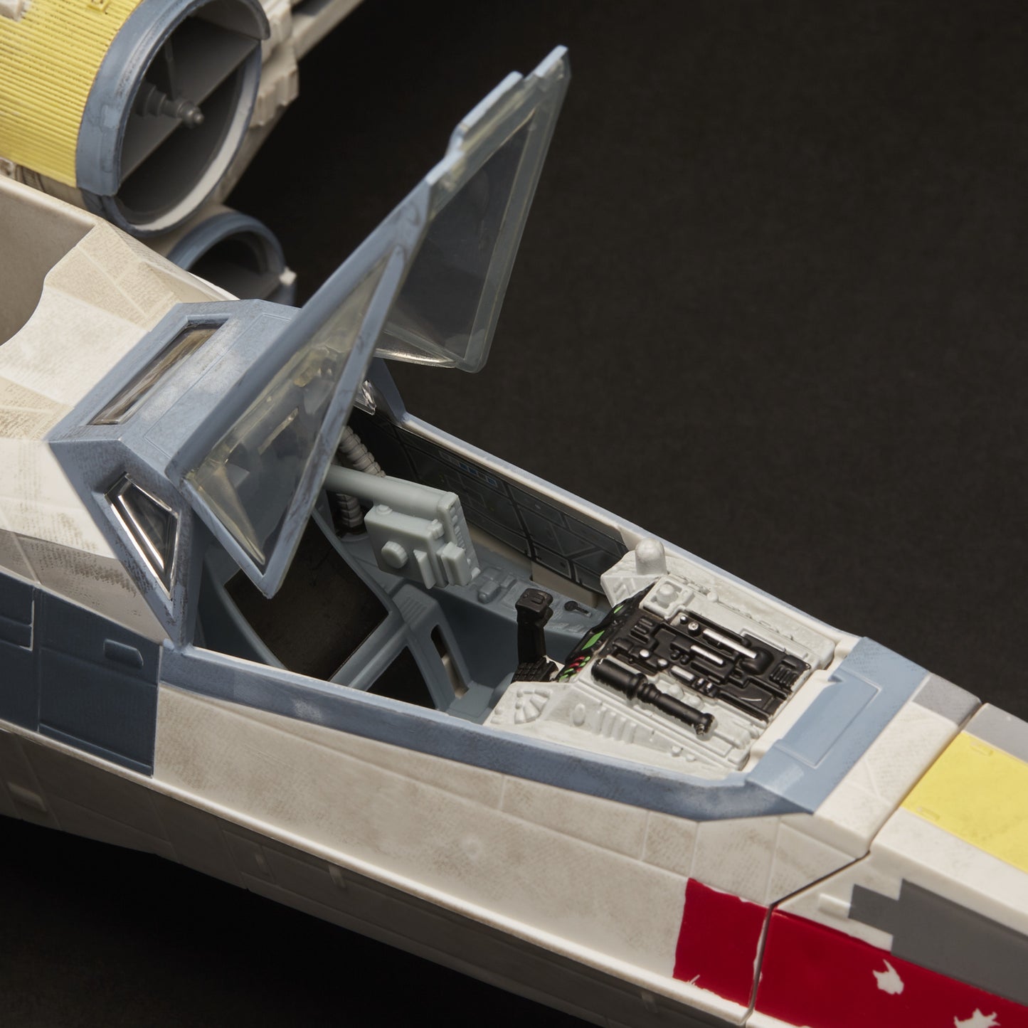 SW VINTAGE LUKE SKYWALKER RED-5 X-WING FIGHTER RE-RUN