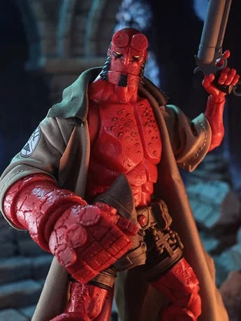 MCFARLANE COLLECTOR EDTION 7IN - #60 HELLBOY
