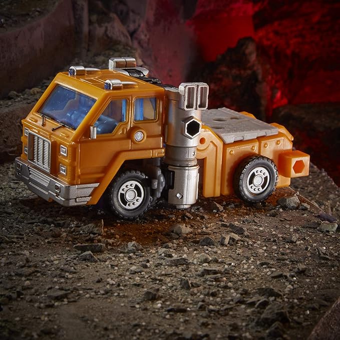 Transformers Toys Generations War for Cybertron: Kingdom Deluxe WFC-K16 Huffer Action Figure 5.5-inch