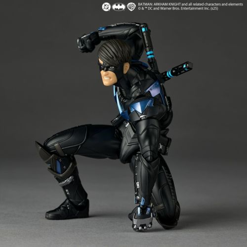 Revoltech Amazing Batman: Arkham Knight - Nightwing