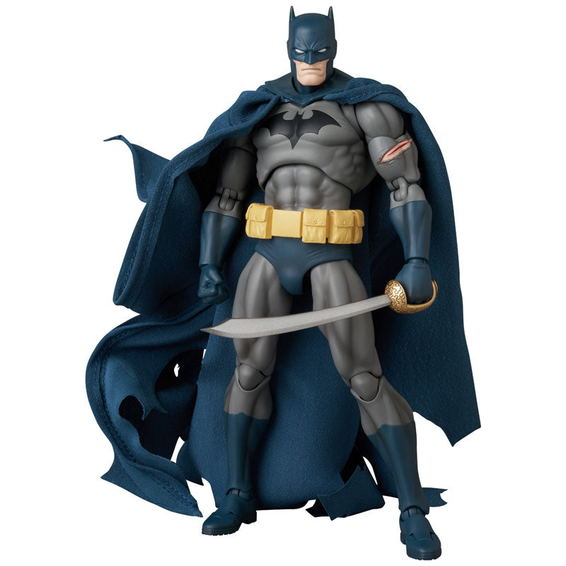 MAFEX Batman: HUSH - Batman (Battle Damaged Ver.)