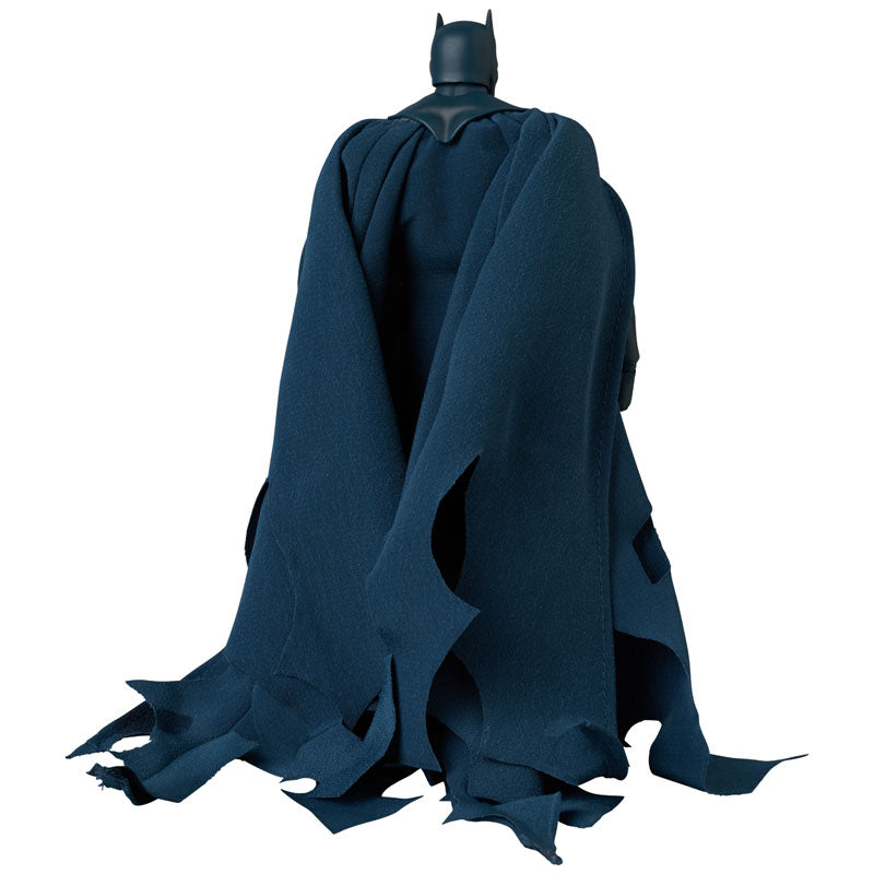 MAFEX Batman: HUSH - Batman (Battle Damaged Ver.)