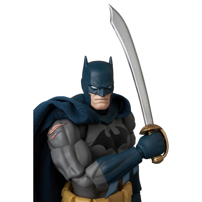 MAFEX BATMAN HUSH バットマン　中古美品 MAFEX Batman: HUSH - Batman (Battle Damaged Ver.) – Titan Toyz