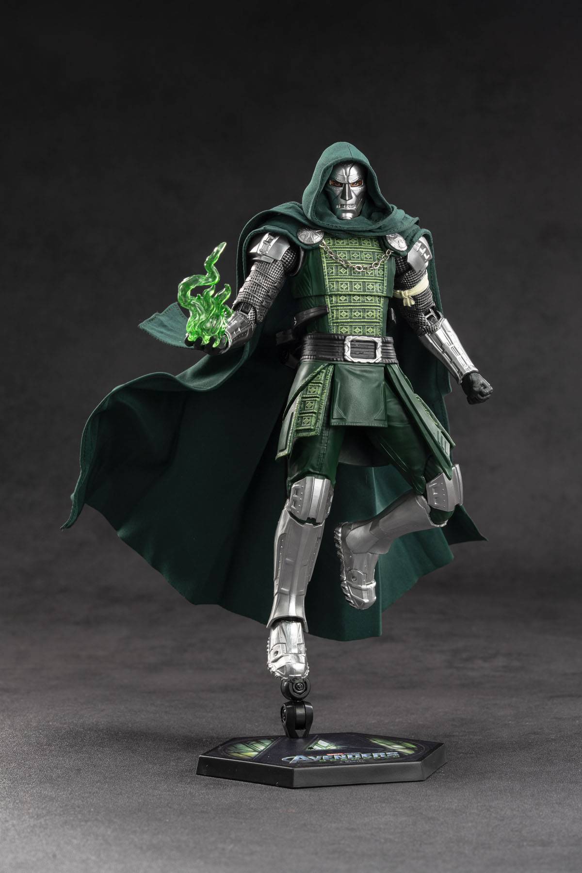Infinity Action X: Avengers: Doomsday - Dr. Doom Action Figure