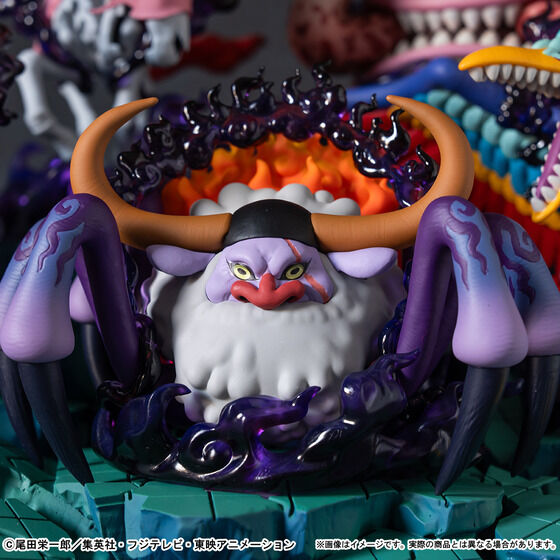 One Piece World Collectable Figure Premium - Monkey D. Luffy Vs Five Elders Bandai Premium Exclusive