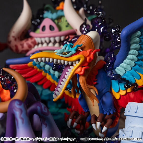 One Piece World Collectable Figure Premium - Monkey D. Luffy Vs Five Elders Bandai Premium Exclusive