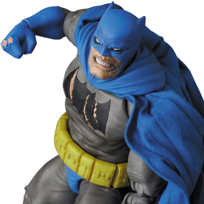 MAFEX Batman The Dark Knight Returns - Batman (TDKR: The Dark Knight Triumphant) (Reissue)
