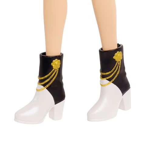 KPop Demon Hunters Dolls - Huntr/X Mira (Golden) Singing Doll