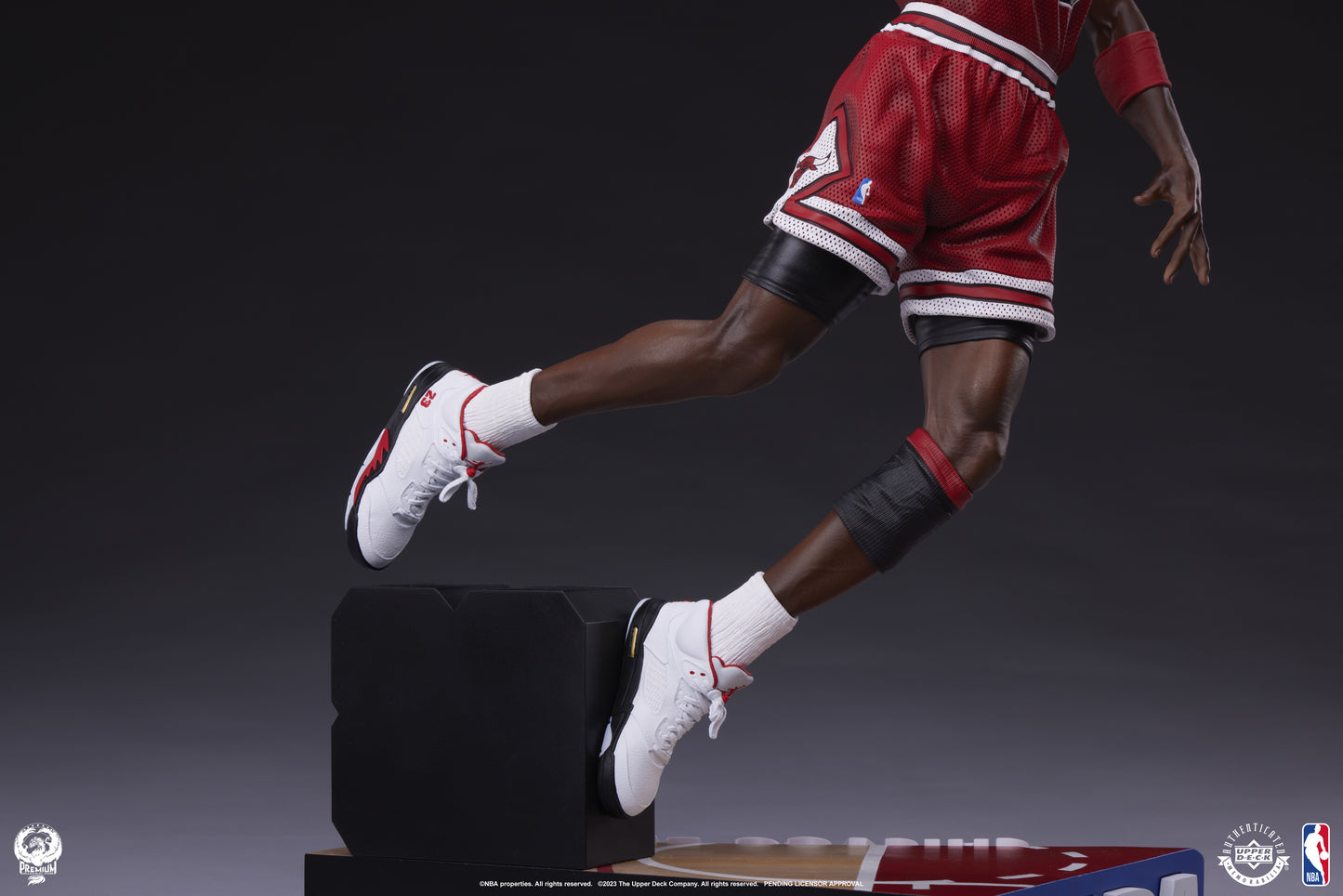 NBA MICHAEL JORDAN 1/4 SCALE