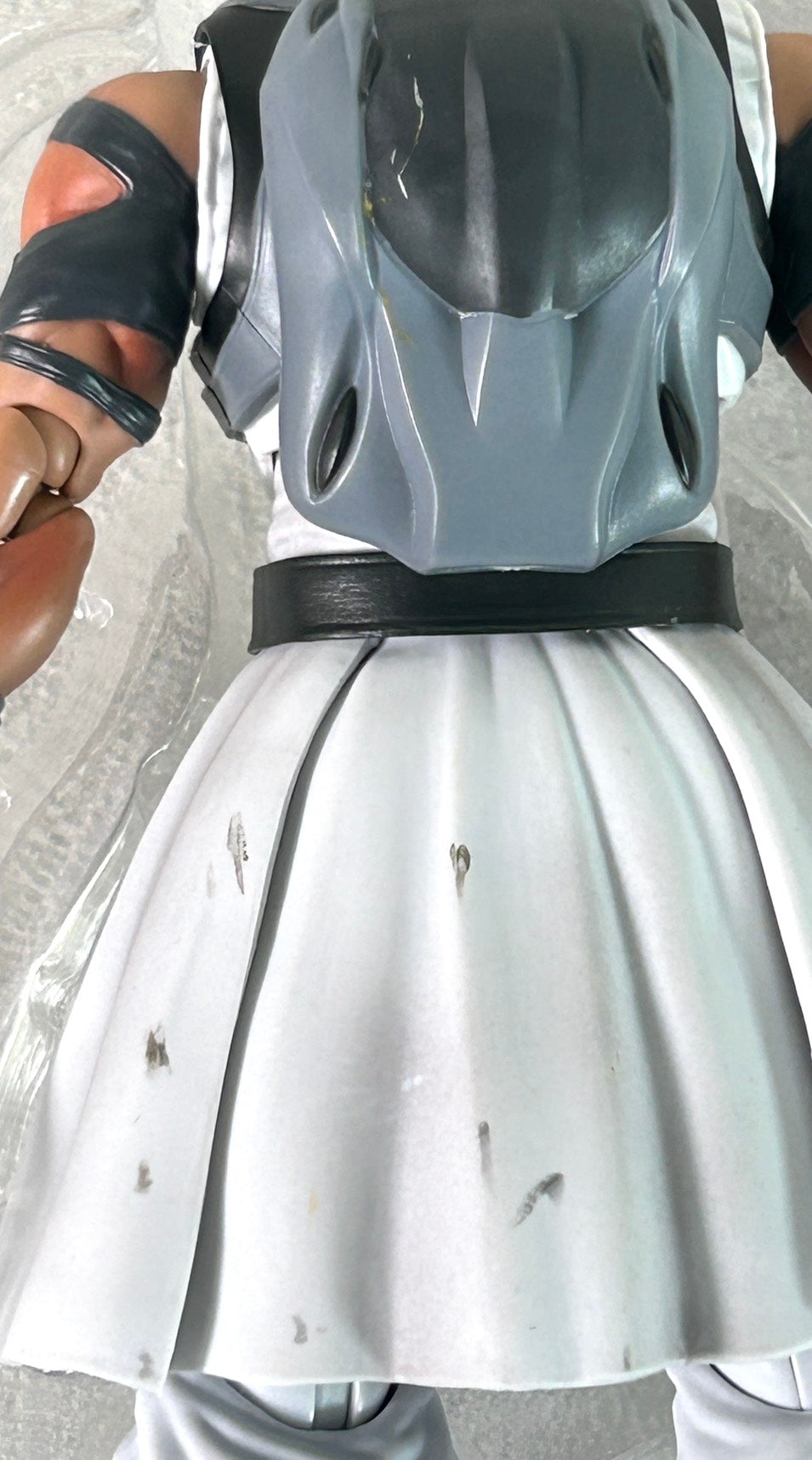 S.H. Figuarts Street Fighter V - Rashid **Paint Damage**