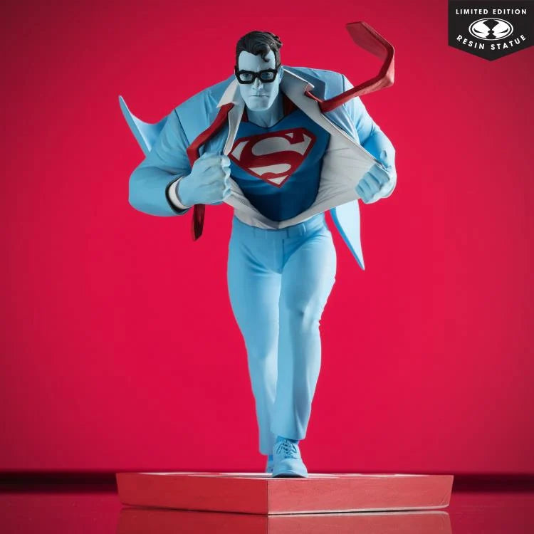 DC DIRECT- SUPERMAN RED & BLUE - SUPERMAN BY CLAYTON HENRY (RESIN STATUE)