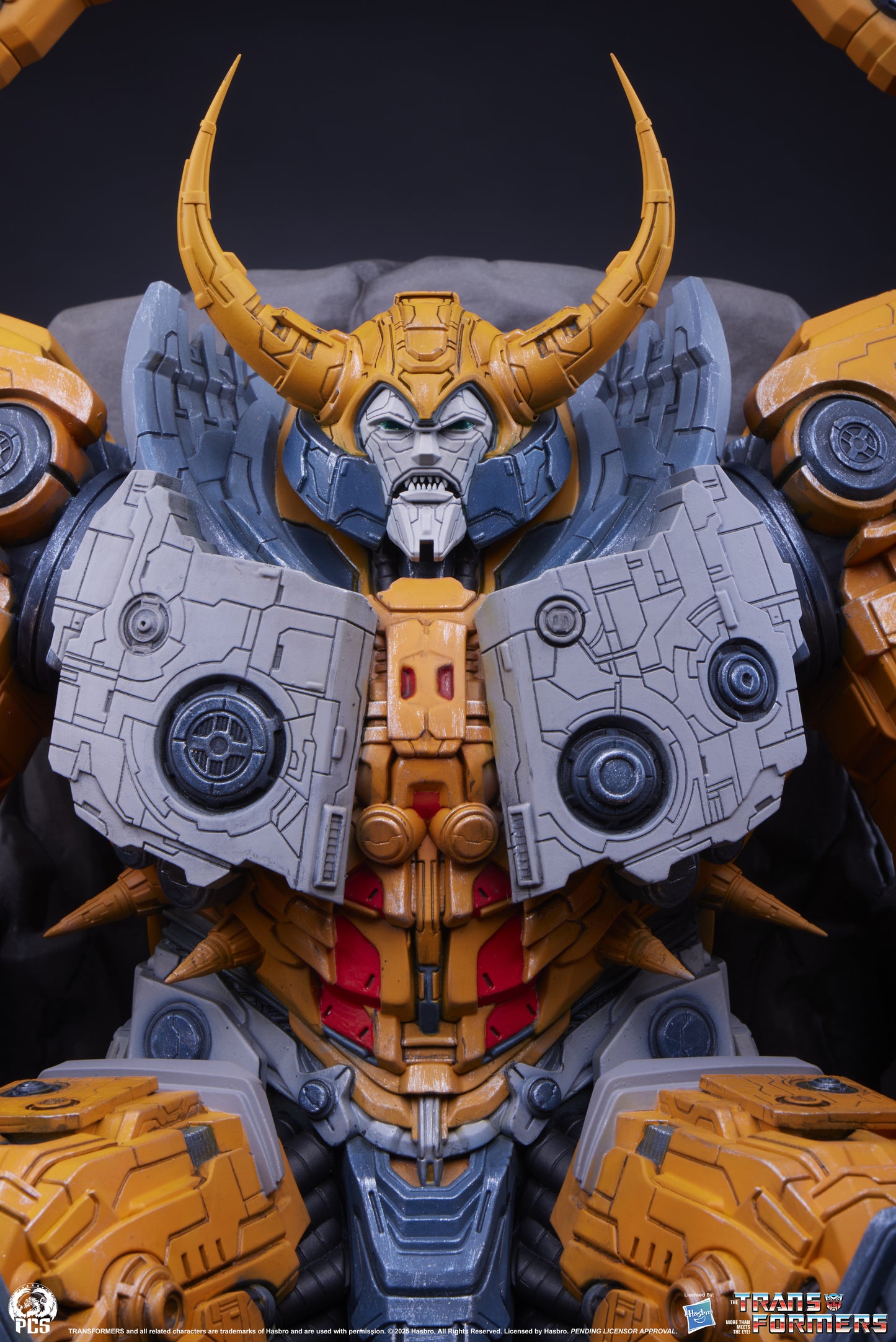 TRANSFORMERS UNICRON MUSEUM SCALE STATUE