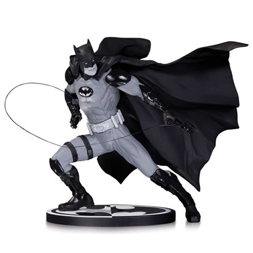 Batman B&W Statue - Batman by Ivan Reis