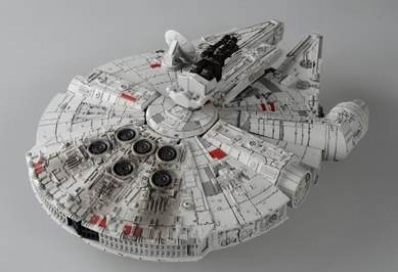 Star Wars Powered by Transformers 02 Millennium Falcon Titan Toyz