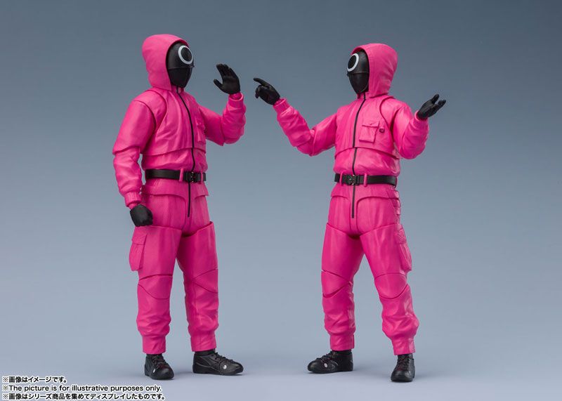 S.H. Figuarts Squid Game - Masked Worker/Masked Manager